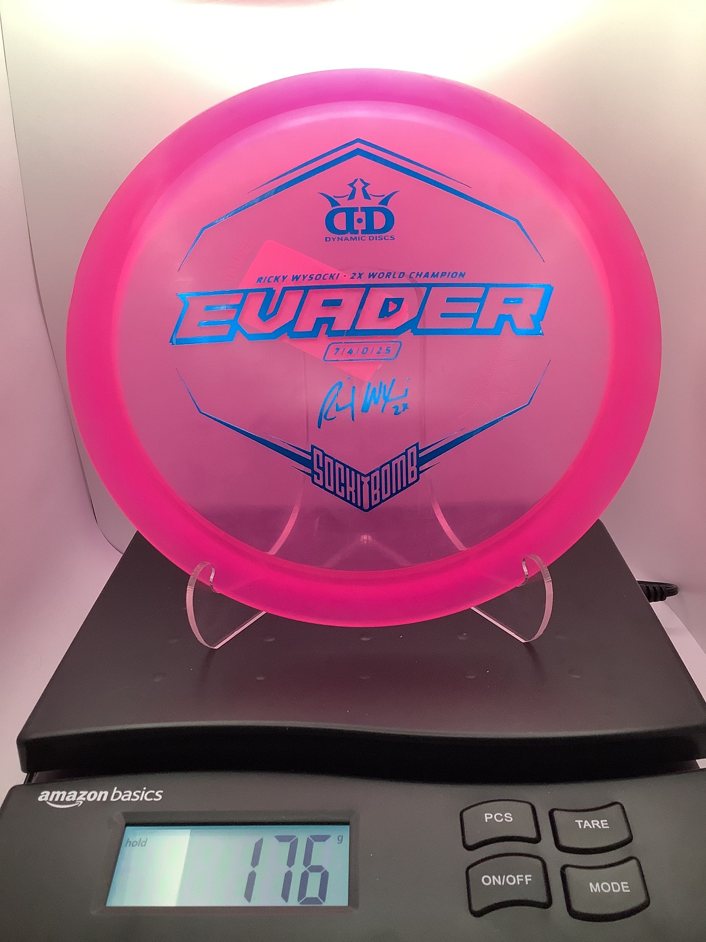 Dynamic Lucid Evader RW