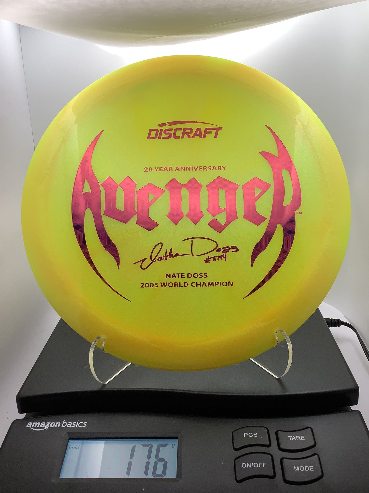 Discraft Z Colorshift Swirl Avenger