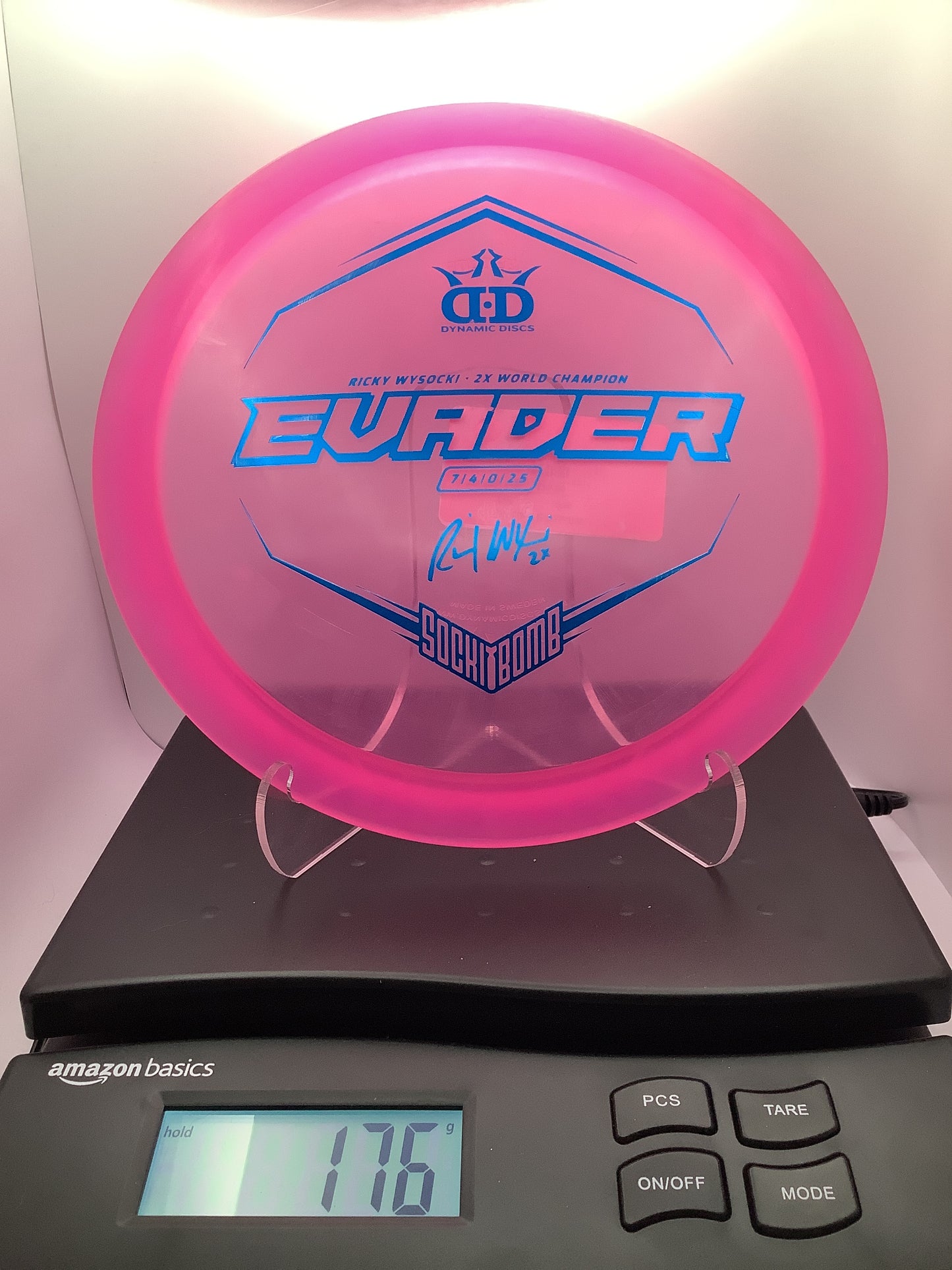 Dynamic Lucid Evader RW