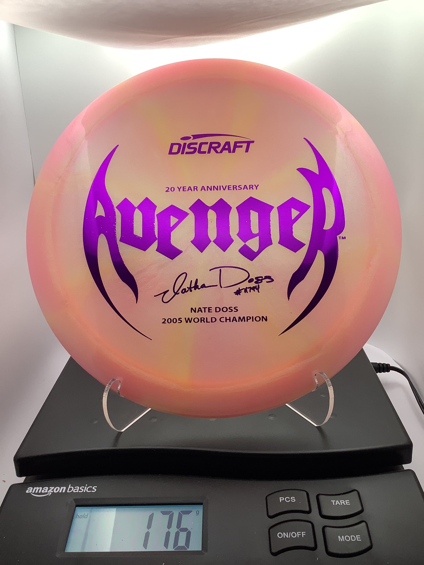 Discraft Z Colorshift Swirl Avenger