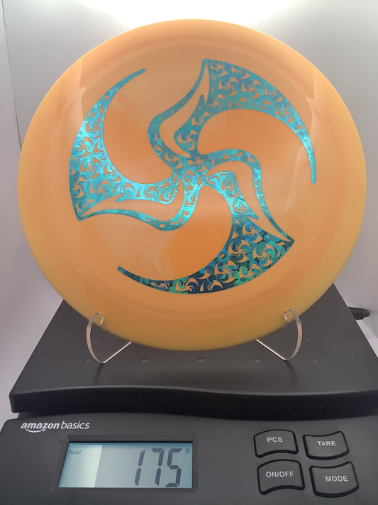 Latitude 64 Royal Grand Rive HukLab