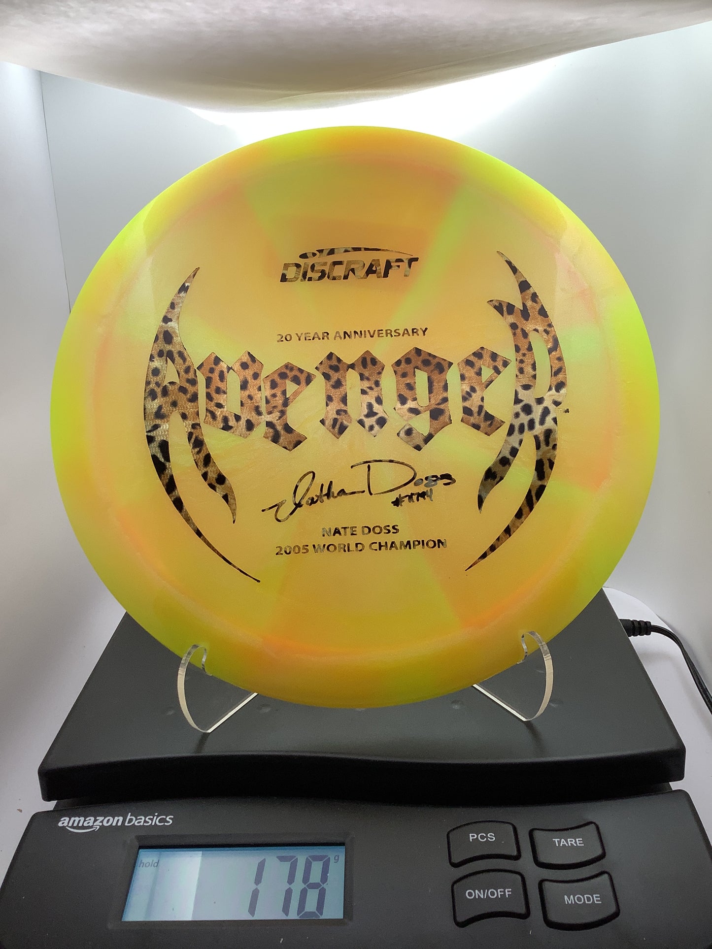 Discraft Z Colorshift Swirl Avenger