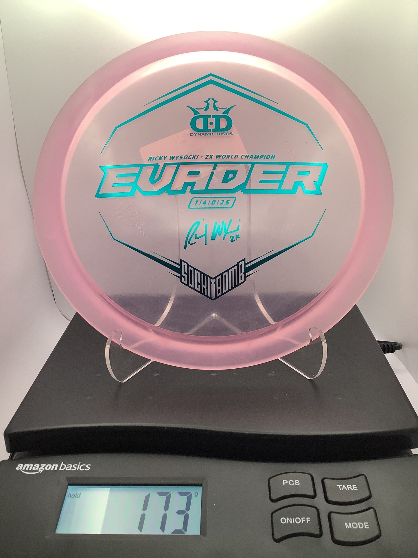 Dynamic Lucid Evader RW