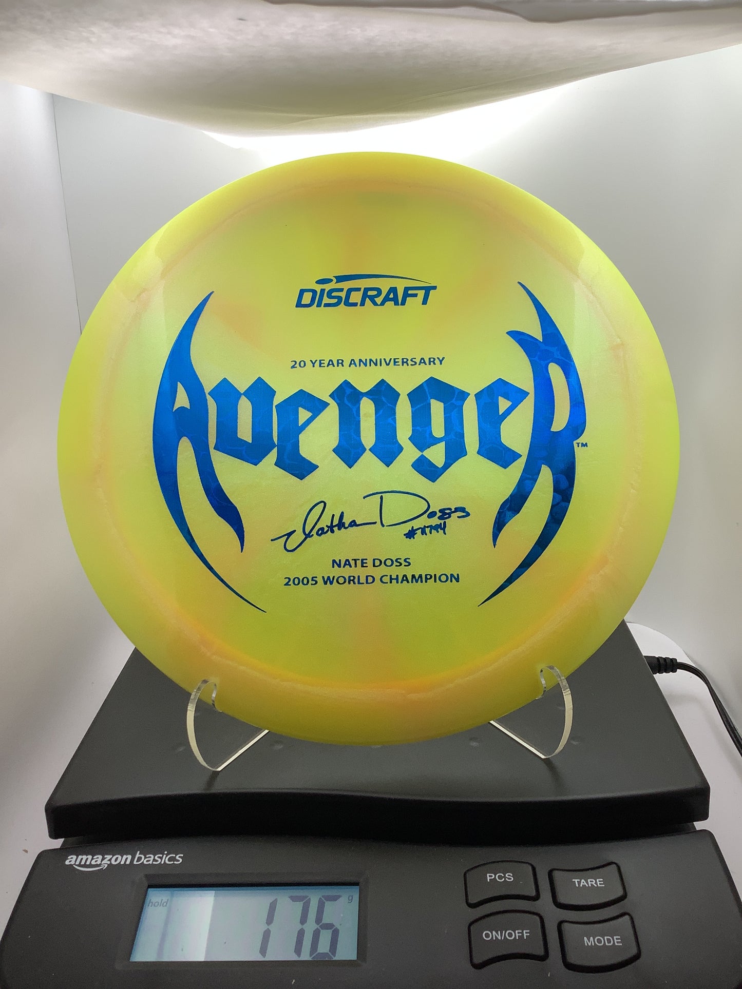 Discraft Z Colorshift Swirl Avenger