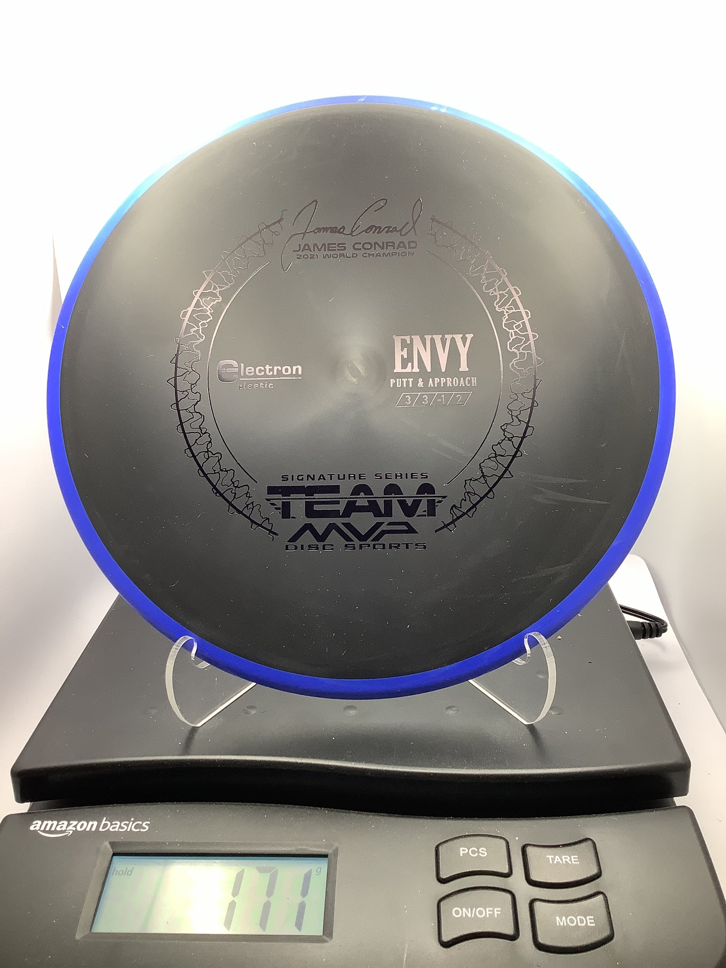 Axiom Classic Electron Envy Medium